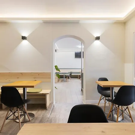 Oliveta Budget Guest house Barcelona