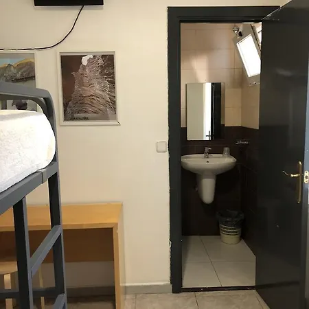 Oliveta Budget Guest house Barcelona